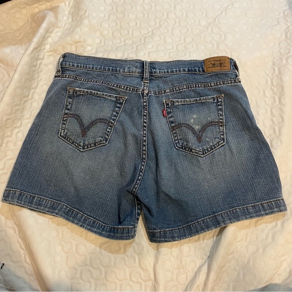 Levi 515 Women's Size 12 Blue Denim Shorts Distressed Light Wash Summer 4 inch - Picture 7 of 11